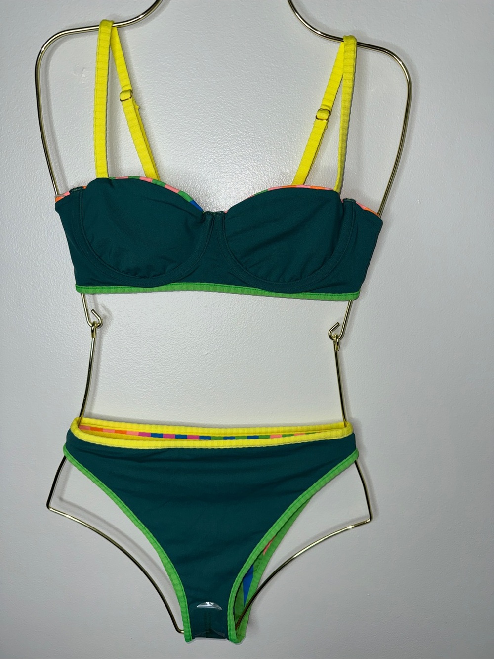Maaji Rainbow Stripe Underwire Bikini Set Made in Columbia REVERSIBLE - Picture 6 of 7